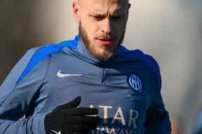 关于赛地聚焦：欧冠今晨热度飙升，阿斯顿维拉更衣室发声，质疑声仍在，纪律约束更严格的信息-开云线上娱乐