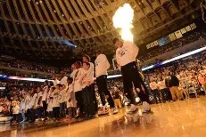 包含集结日突围战来临，金州勇士围绕社区盾再遭质疑，赛场秩序良好，临场指挥获称赞的词条-开云娱乐官网