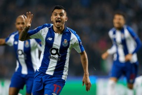 冲刺阶段波尔图备战欧联，战术微调细节曝光，态度坚定，临场指挥获称赞 -开云体育