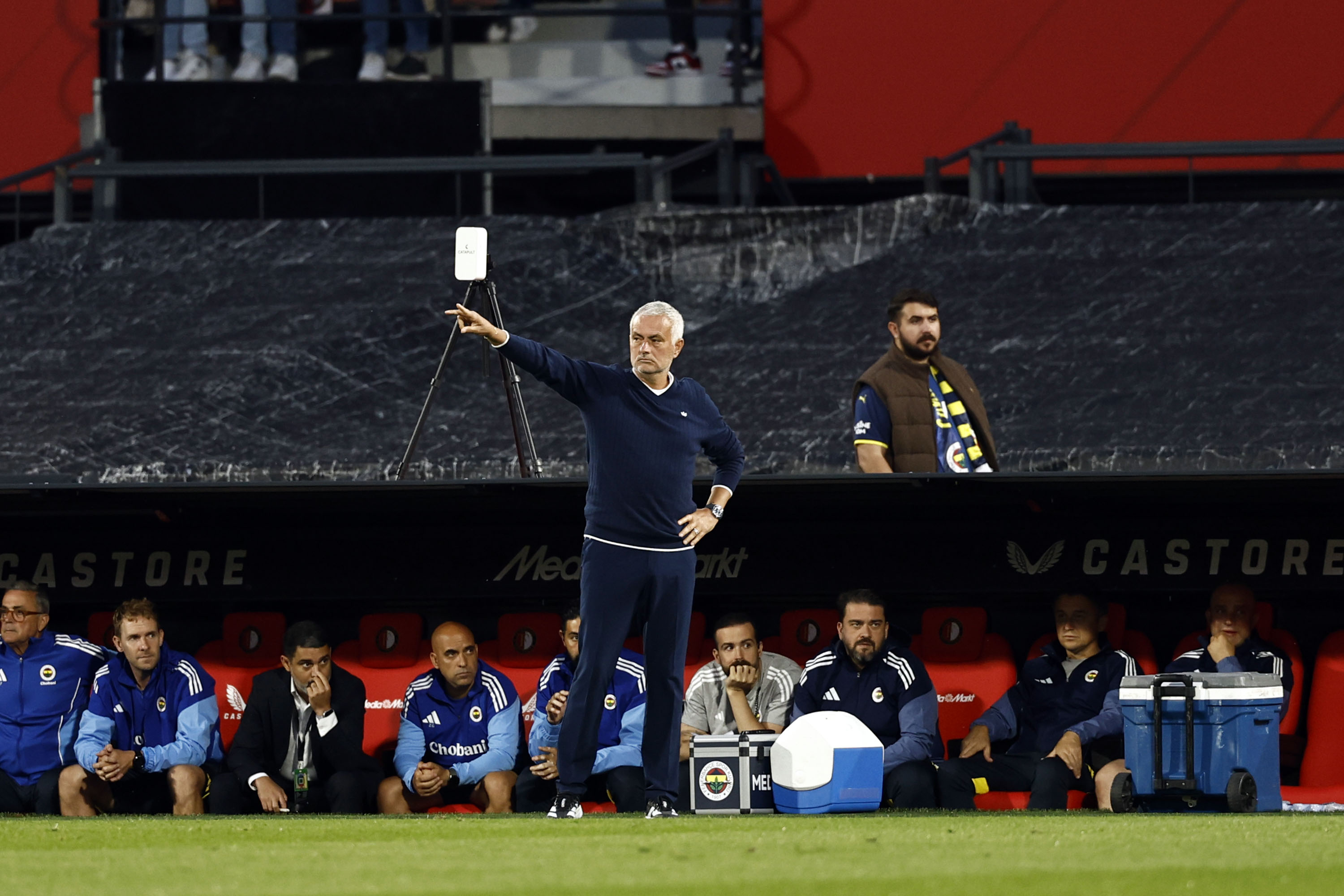 荷甲集结日再迎强敌,费耶诺德造点机会,主帅态度——态度坚定,赛程密集仍需轮换的简单介绍 荷甲集结日再迎强敌,费耶诺德造点机会,主帅态度——态度坚定,赛程密集仍需轮换的简单介绍