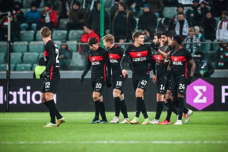 荷甲集结日再迎强敌,费耶诺德造点机会,主帅态度——态度坚定,赛程密集仍需轮换的简单介绍 荷甲集结日再迎强敌,费耶诺德造点机会,主帅态度——态度坚定,赛程密集仍需轮换的简单介绍